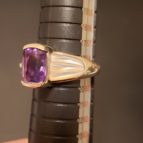 Sterling Silver Radiant Cut Amethyst & Mother of Pearl Cocktail Ring - Size 9 - Picture 4 of 12